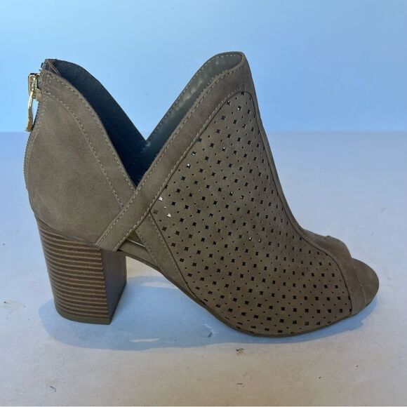 a.n.a. Women's Tiana Heeled Peep Toe Booties Perforated Upper Tan size 7M - Picture 4 of 9